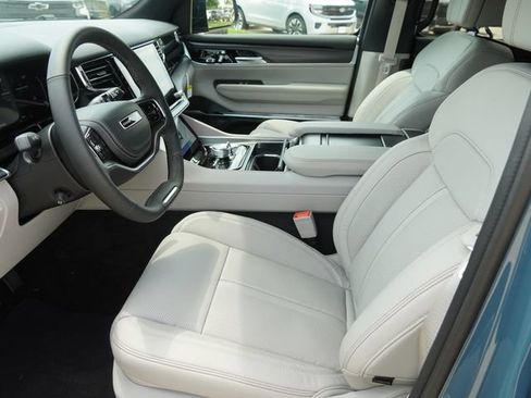 New 2026 Jeep Grand Wagoneer L Summit w/ Premium Group III AWD/4WD image 21