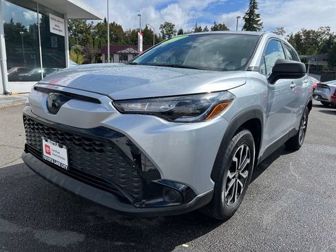 Used 2025 Toyota Corolla Cross AWD Hybrid image 8