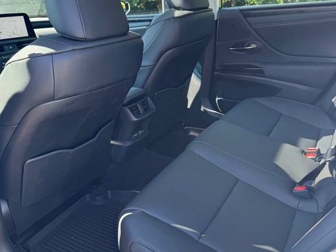 Used 2025 Lexus ES 350 w/ Premium Package FWD image 10