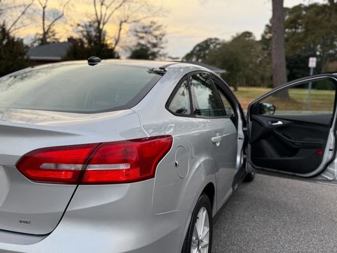 Used 2018 Ford Focus SE image 24