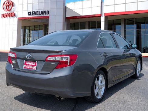 Used 2014 Toyota Camry SE image 7