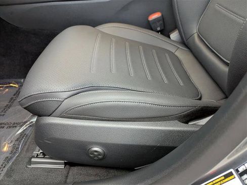 New 2025 Mercedes-Benz C 300 Sedan image 4