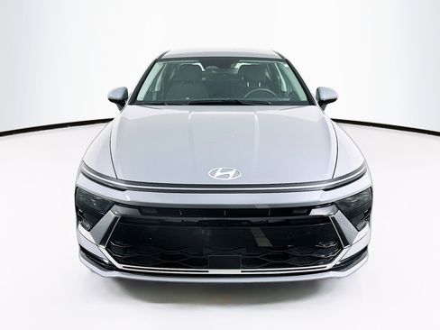 Used 2025 Hyundai Sonata SEL FWD image 2