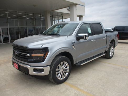 New 2026 Ford F150 XLT w/ Equipment Group 302A MID image 9