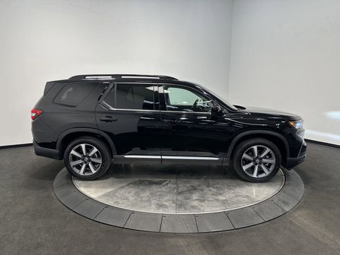 Certified 2025 Honda Pilot Touring image 7