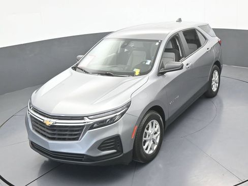 Used 2023 Chevrolet Equinox LS FWD image 44