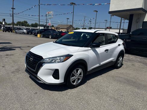 Used 2023 Nissan Kicks S FWD image 2