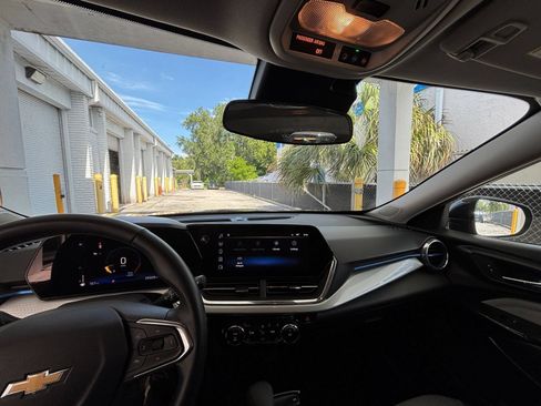 Used 2025 Chevrolet Trax LT w/ LT Convenience Package FWD image 33