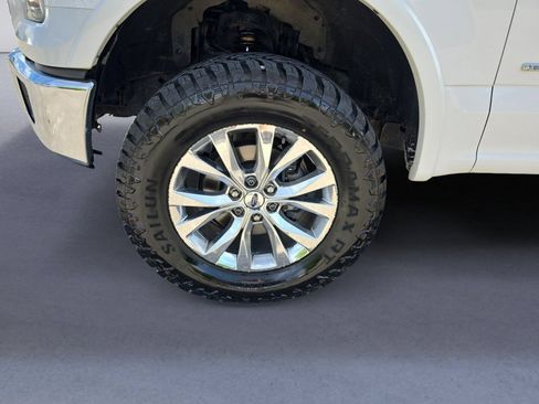 Used 2016 Ford F150 Lariat w/ Equipment Group 502A Luxury AWD/4WD image 38