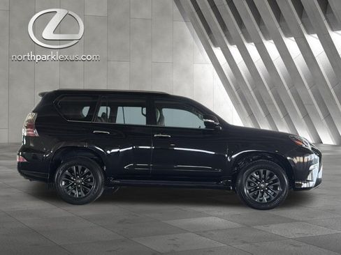 Certified 2021 Lexus GX 460 Premium w/ Premium Plus Package AWD/4WD image 4