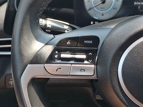 Certified 2023 Hyundai Elantra Limited FWD image 21