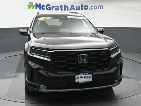 Used 2025 Honda Pilot TrailSport image 4