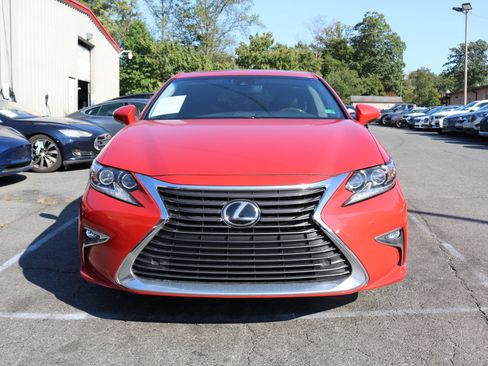 Used 2016 Lexus ES 350 w/ Luxury Package w/Wood Trim image 5