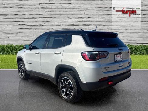 Used 2024 Jeep Compass Trailhawk image 3
