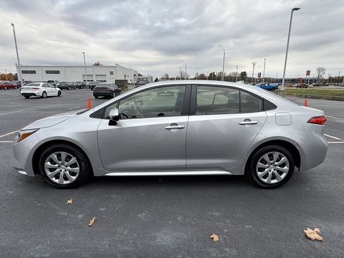 Certified 2025 Toyota Corolla LE image 5