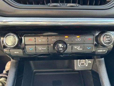 Used 2022 Jeep Compass Limited w/ (RED) Package image 27