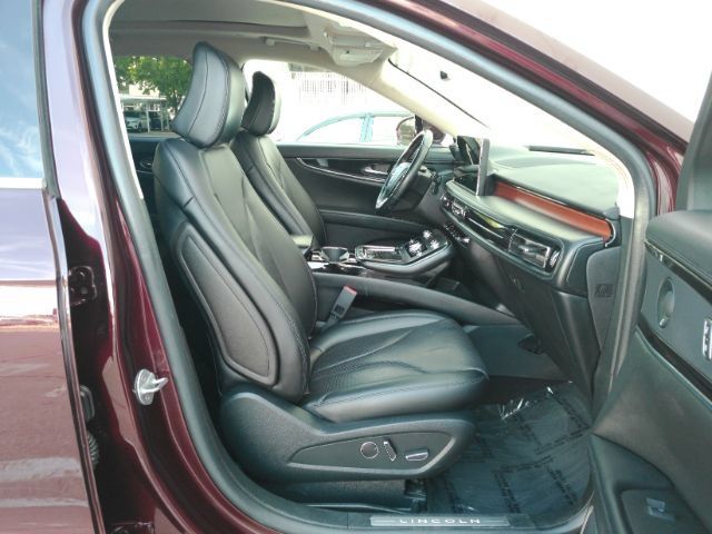 Used 2021 Lincoln Nautilus Reserve AWD/4WD image 23