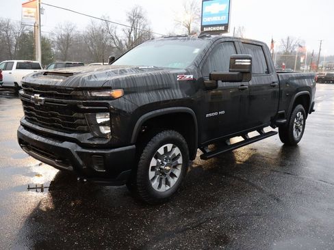 Used 2025 Chevrolet Silverado 2500 Custom w/ Custom Value Package image 21