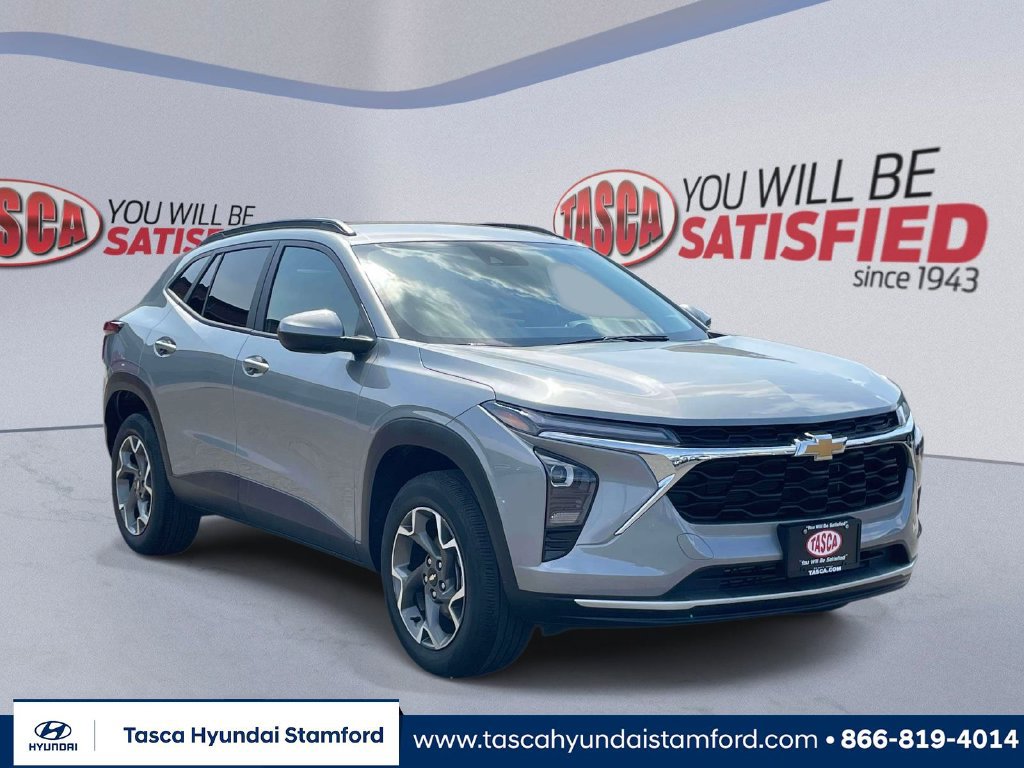 Used 2024 Chevrolet Trax LT w/ Driver Confidence Package FWD image 1
