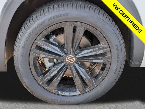 Certified 2023 Volkswagen Atlas SEL R-Line AWD/4WD image 12