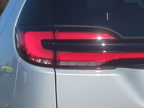 New 2026 Chrysler Pacifica Select image 21