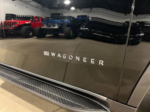 Used 2022 Jeep Wagoneer Series III w/ Flexible Seating Group AWD/4WD image 48