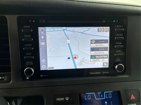 Used 2018 Toyota Sienna XLE w/ XLE Navigation Package AWD/4WD image 34