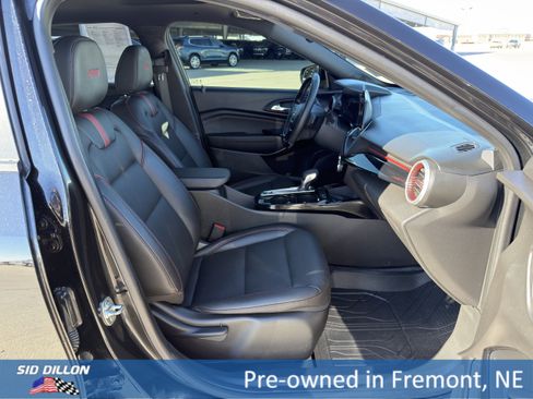 Used 2025 Chevrolet Trax RS w/ Sunroof Package image 13