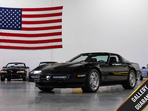 Used 1990 Chevrolet Corvette Coupe RWD image 1