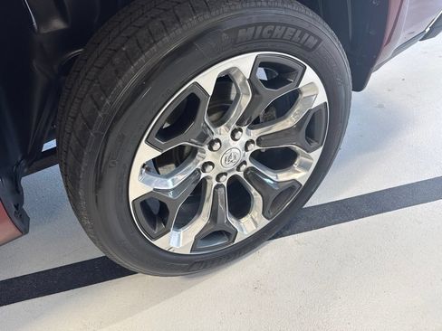 Used 2019 RAM 1500 Limited w/ Advanced Safety Group AWD/4WD image 11