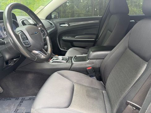 Used 2021 Chrysler 300 Touring w/ Sport Appearance Package RWD image 20