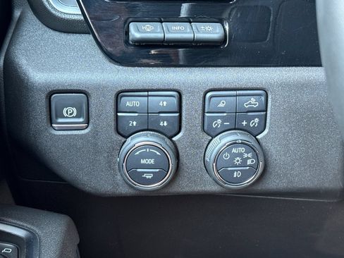 Used 2025 Chevrolet Silverado 2500 High Country w/ High Country Premium Package AWD/4WD image 38