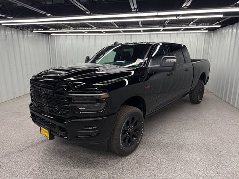 New 2026 RAM 2500 Laramie AWD/4WD image 3