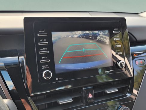 Used 2021 Toyota Camry LE image 24