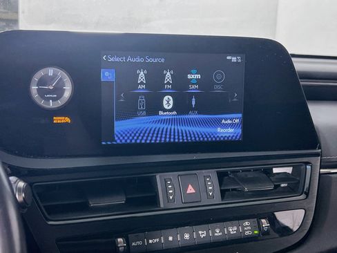 Used 2022 Lexus ES 350 w/ Accessory Package FWD image 13