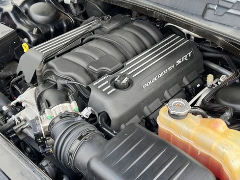 Used 2016 Dodge Challenger R/T Scat Pack w/ Leather Interior Group RWD image 33