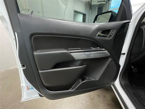 Used 2022 Chevrolet Colorado LT w/ Fleet Safety Package RWD image 10