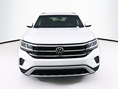 Used 2023 Volkswagen Atlas Cross Sport SE FWD image 2