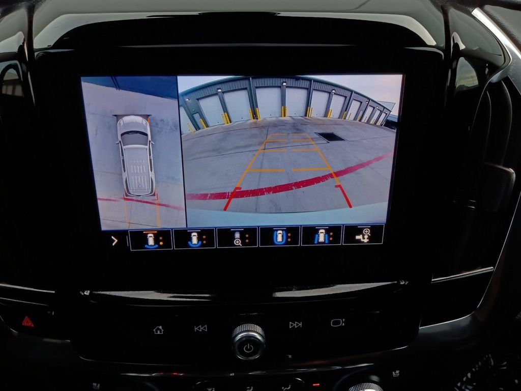 Used 2021 Chevrolet Traverse Premier w/ Redline Edition FWD image 9