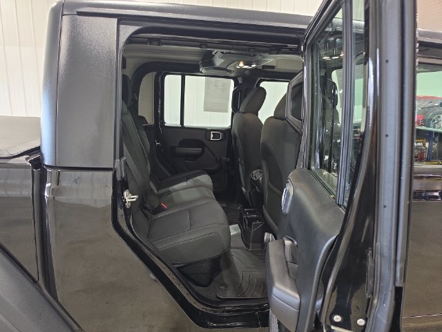 Used 2021 Jeep Gladiator Sport AWD/4WD image 27