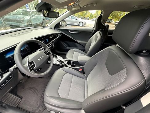 New 2025 Kia Niro Wind w/ Wind Preserve Package FWD image 36