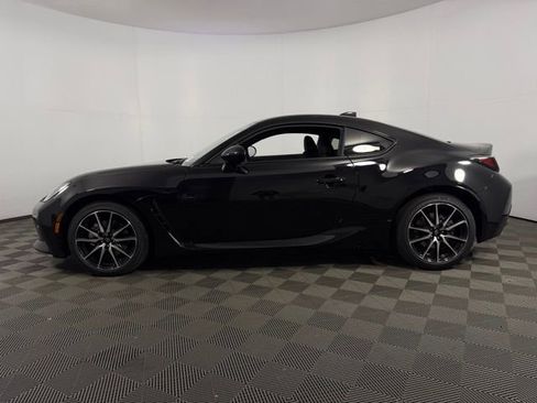 New 2025 Toyota GR86 Base image 4