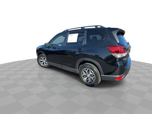 Used 2024 Subaru Forester Premium AWD/4WD image 6