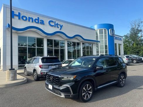 Used 2023 Honda Pilot Elite image 2