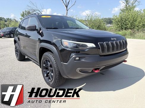Used 2020 Jeep Cherokee Trailhawk w/ Cold Weather Group AWD/4WD image 1