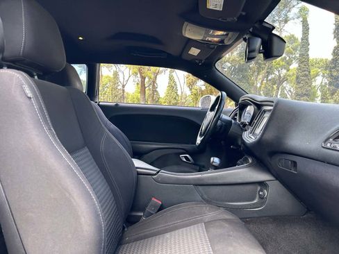 Used 2015 Dodge Challenger SXT w/ Driver Convenience Group image 21