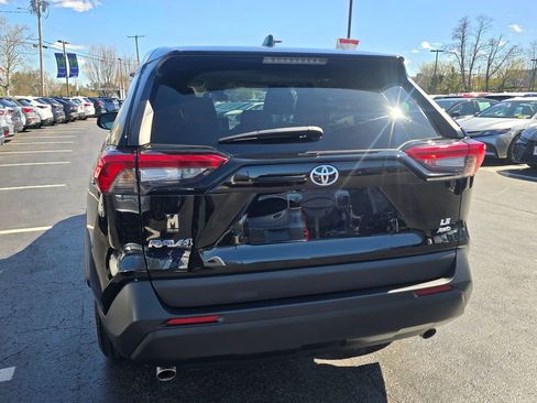 Used 2023 Toyota RAV4 LE AWD/4WD image 6