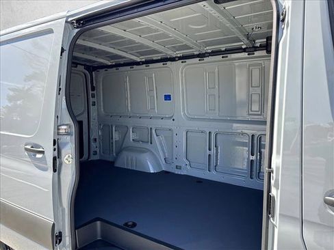 Used 2024 Mercedes-Benz Sprinter 2500 image 19