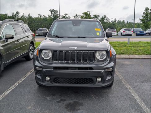 Used 2023 Jeep Renegade Latitude w/ Sun/Sound Group AWD/4WD image 3