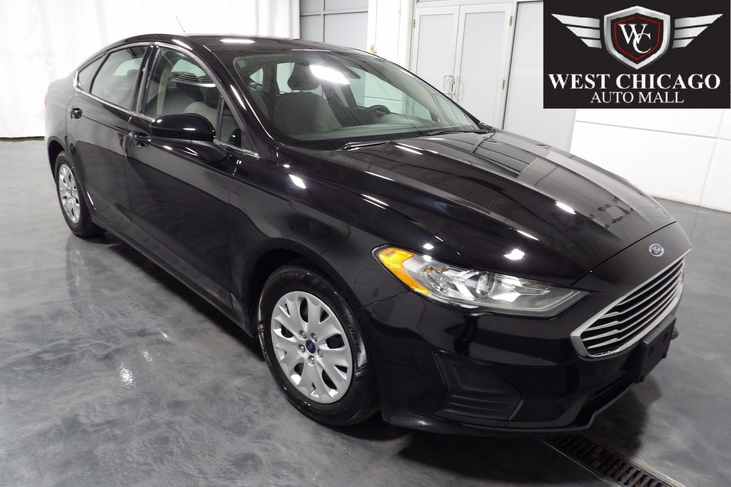 Used 2019 Ford Fusion S FWD image 1